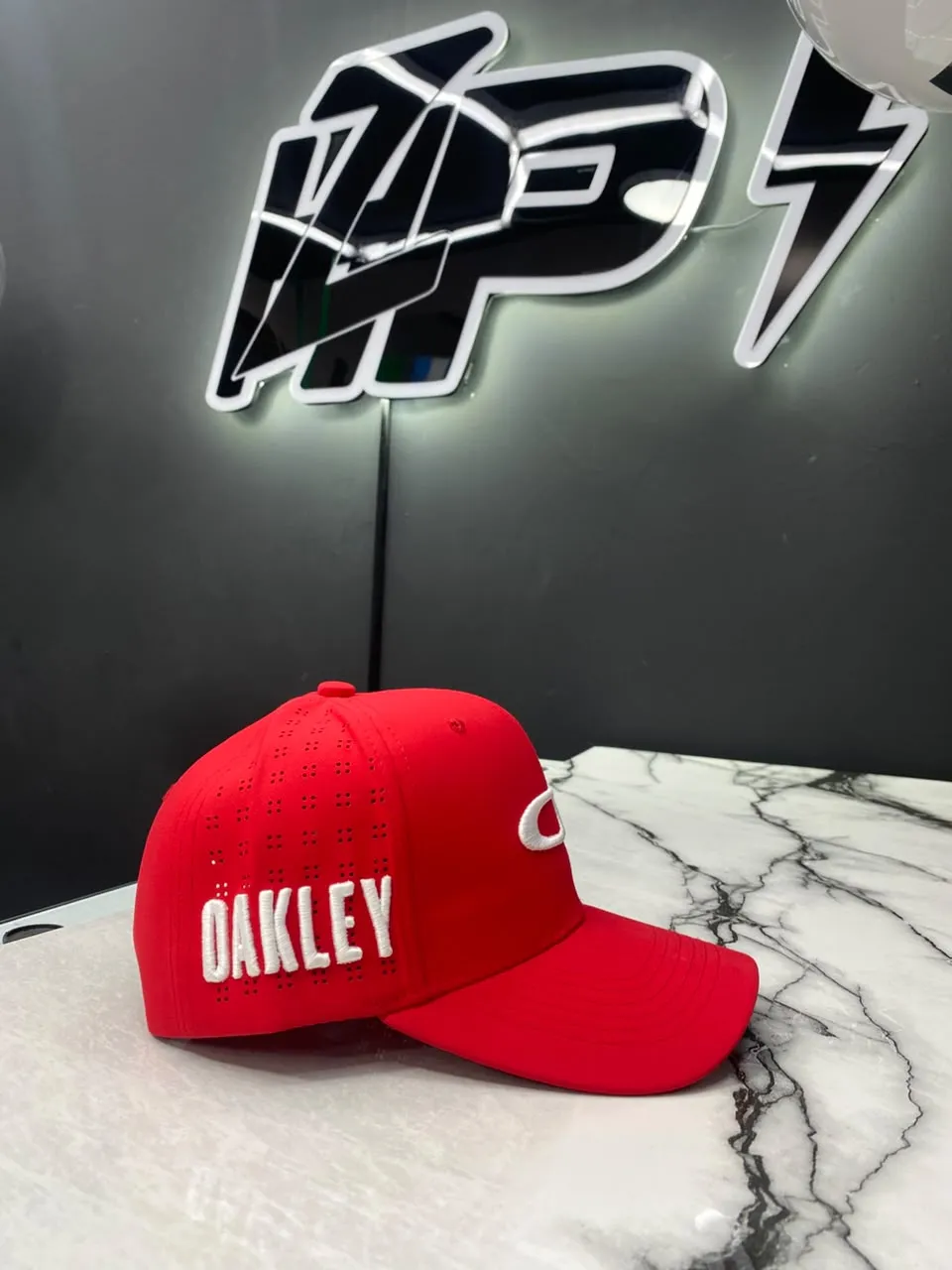 gorra okley