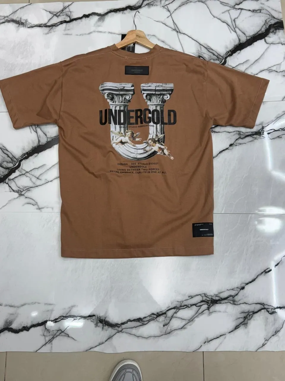 Camiseta UNDRGLD l
