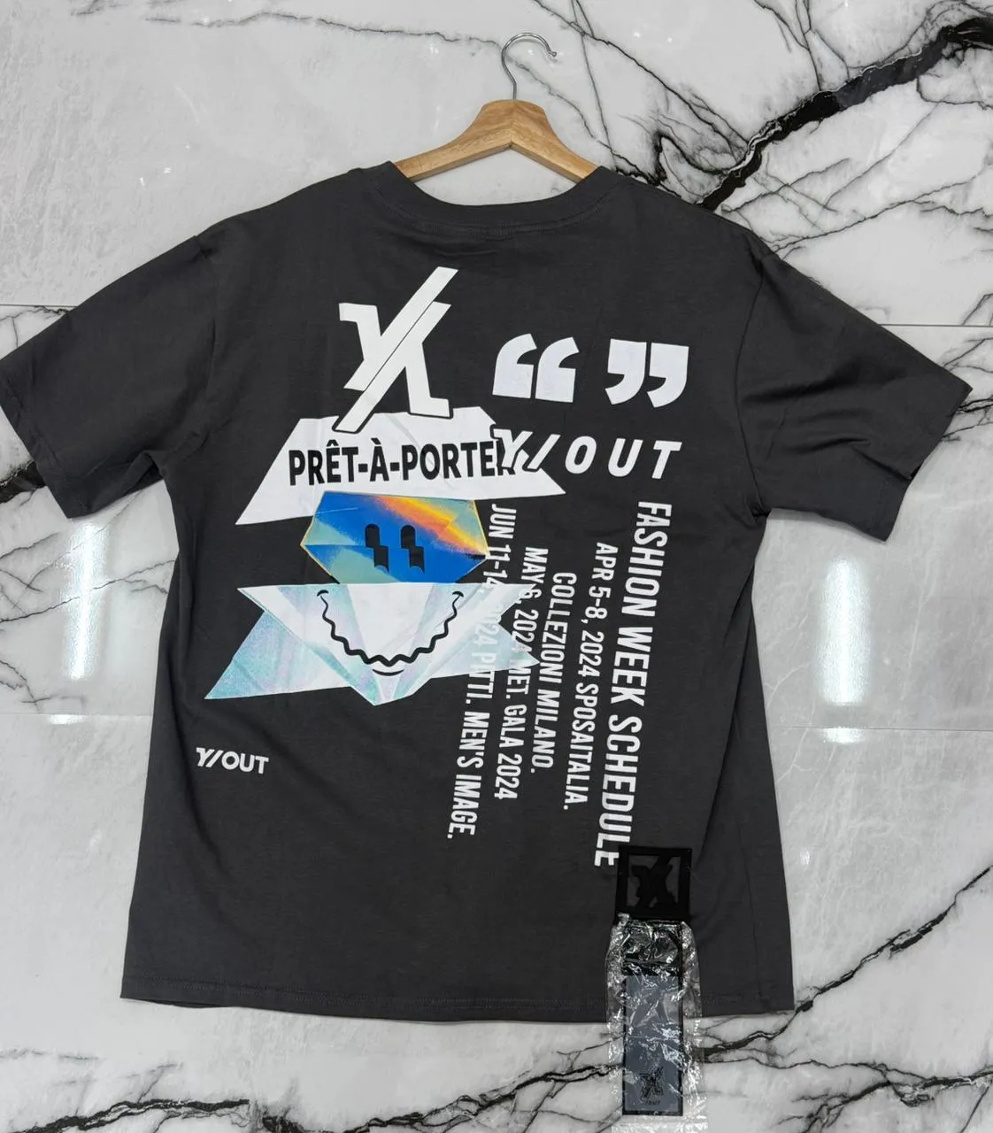 Camiseta Y/OUT l
