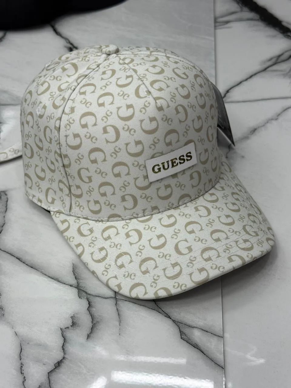 GORRA GUESS