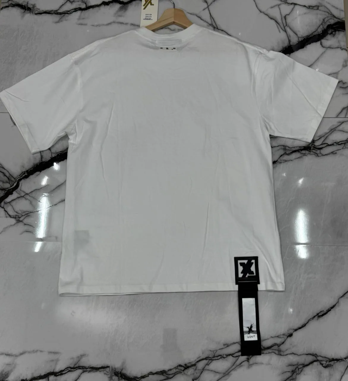 Camiseta Y/OUT 
