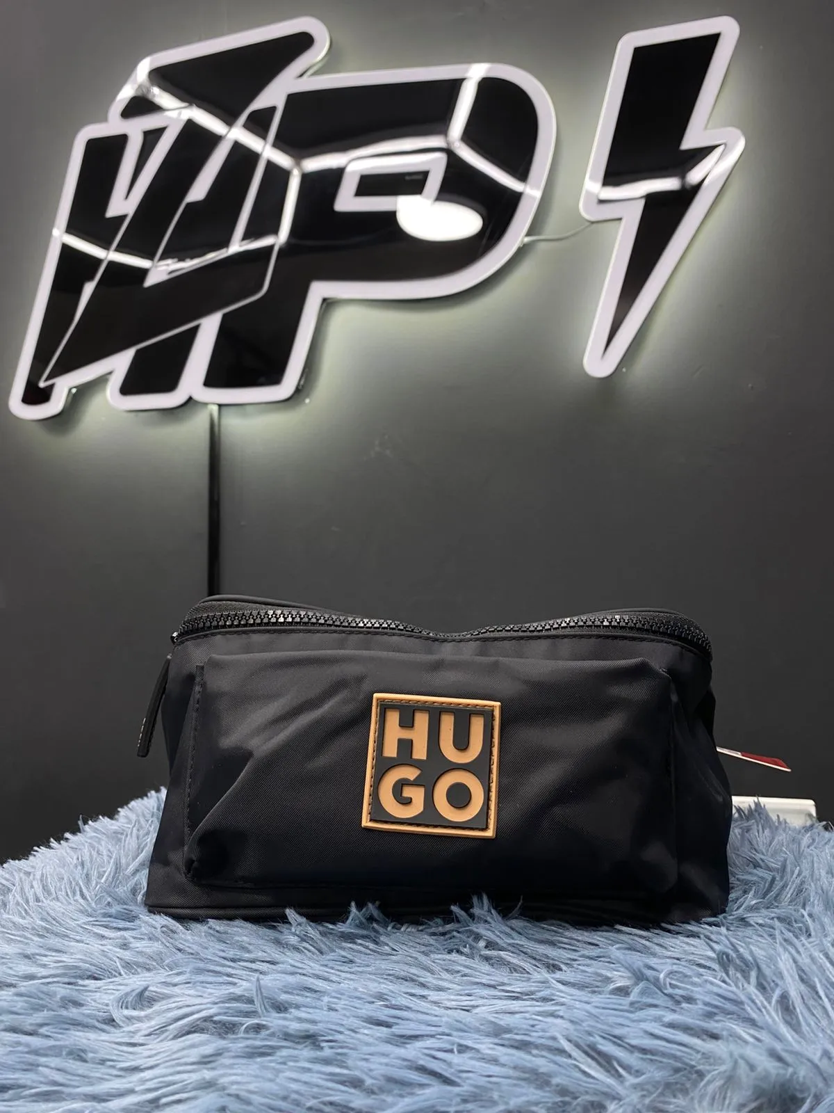 CANGURO HUGO BOSS