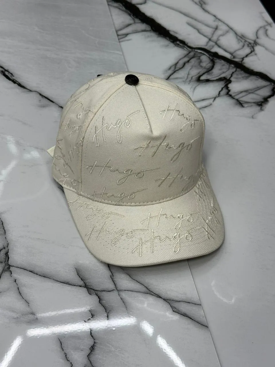 GORRA HUGO