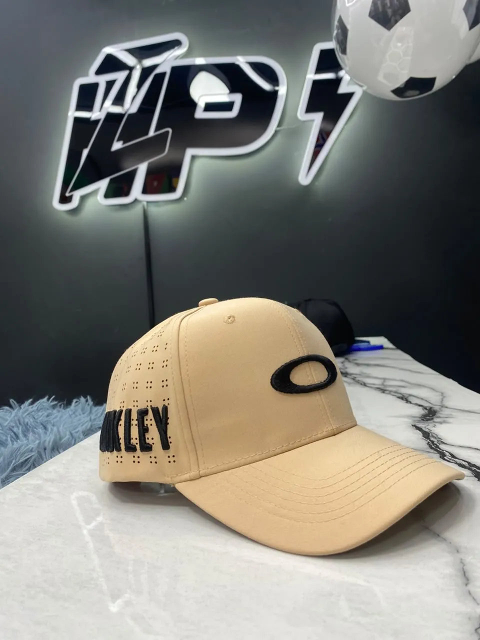 gorra okley